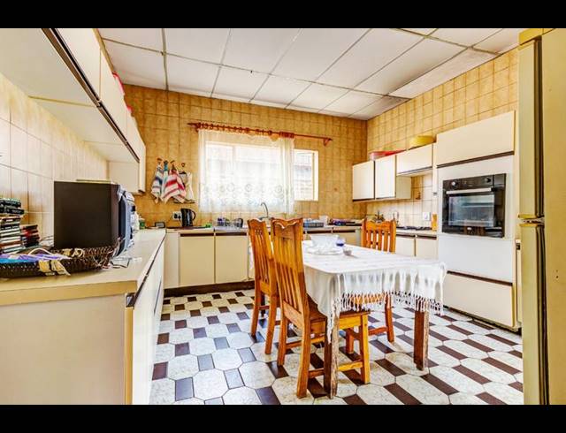 3 BEDROOM HOUSE FOR SALE IN FOREST HILL
